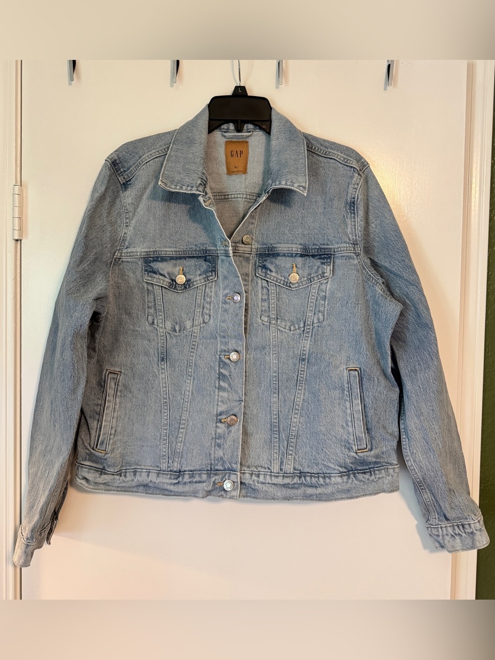 EUC Women’s Gap Denim Jacket size XL tall